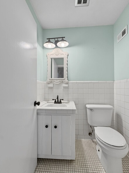More Photos Of 5602 Highway 69 N, Northport Flex For Sale