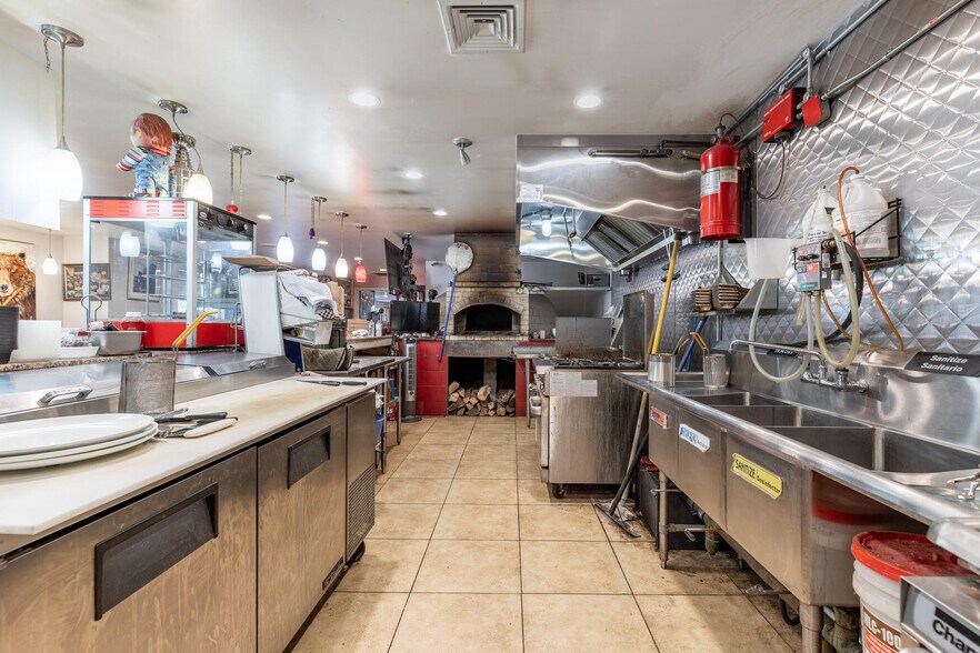 More Photos Of 414 Boston St, Topsfield Office For Sale