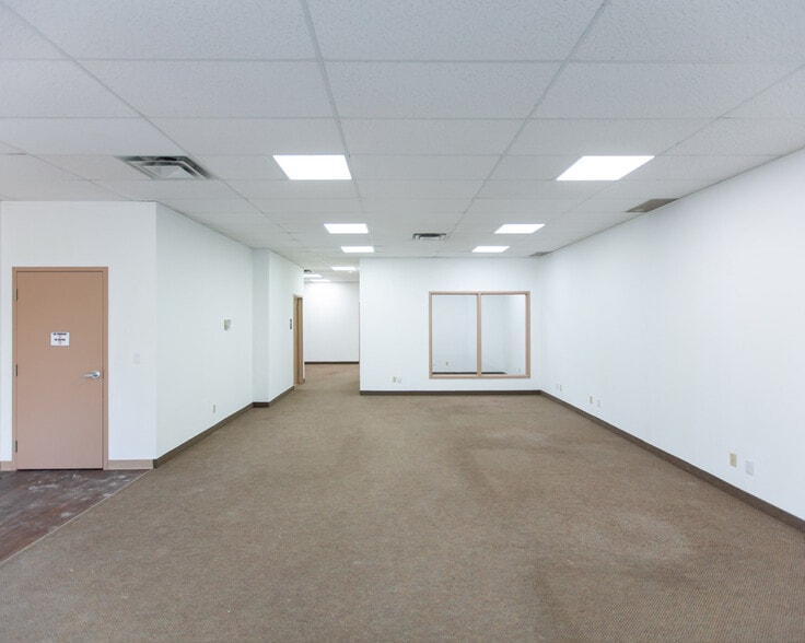 More Photos Of 24 Mcintyre Pl, Kitchener Warehouse For Sale
