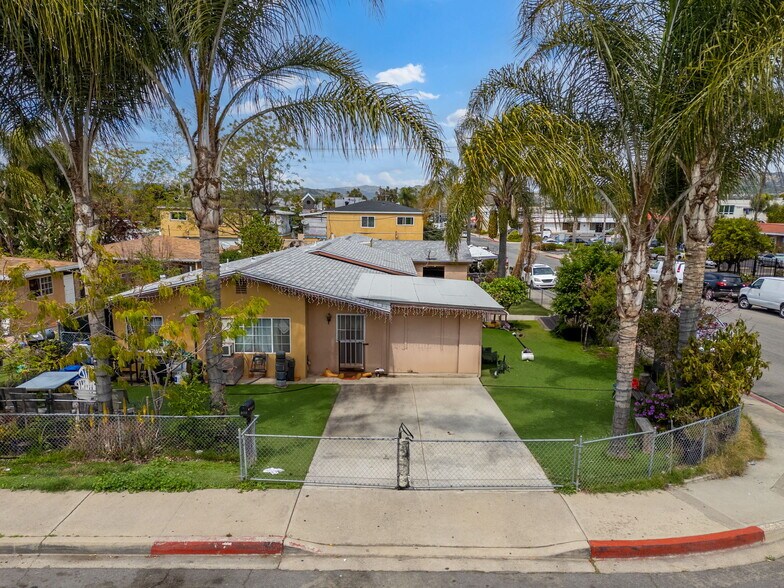 More Photos Of 209 N Date St, Escondido Apartments For Sale