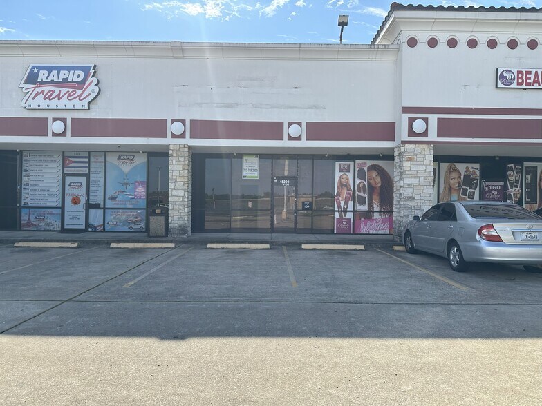 More Photos Of 15209 Westheimer Rd, Houston Unknown For Lease