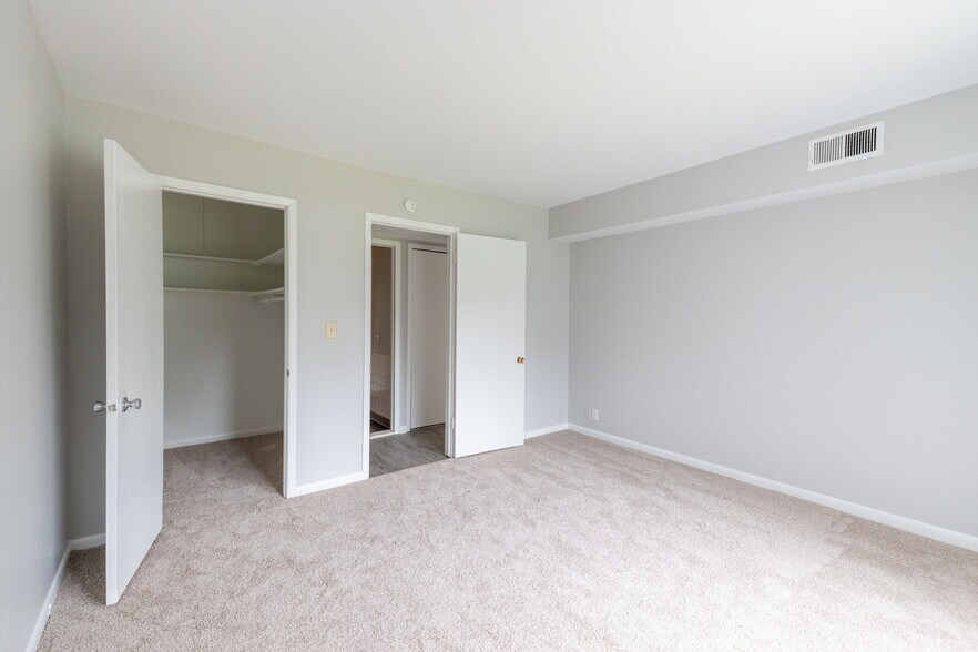 More Photos Of 3651 Balfour Ct, Flint Multifamily For Sale