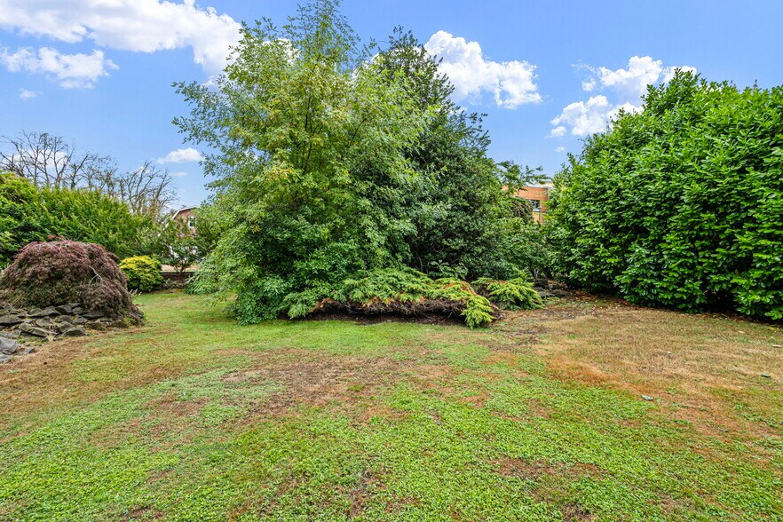 More Photos Of 292 S Garden Way, Eugene Land For Sale