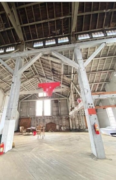 More Photos Of 108 E Strand St, Kingston General Retail For Sale