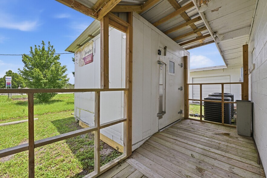 More Photos Of 1148 County Road 309, Crescent City Restaurant For Sale