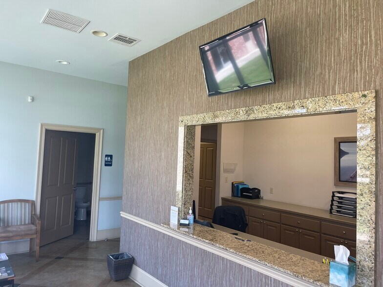 More Photos Of 15475 Airline Hwy, Baton Rouge Medical For Lease