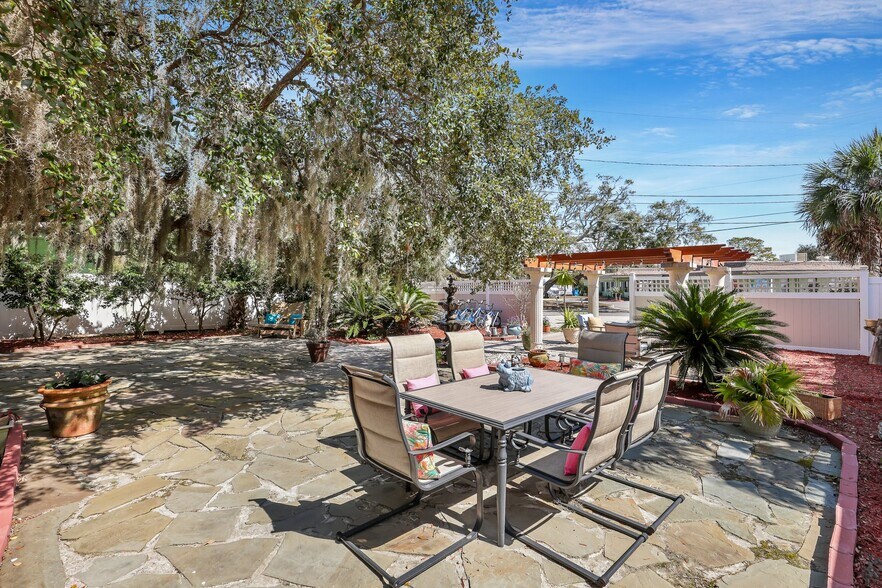 More Photos Of 24 Van Horne Ave, Tybee Island Hospitality For Sale
