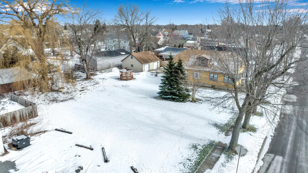 More Photos Of 16 Ellicott Pl, Depew Restaurant For Sale