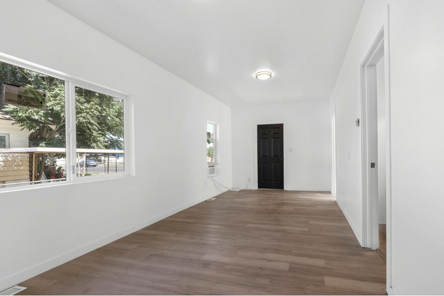 More Photos Of 1818 Overland Ave, Burley Office For Lease