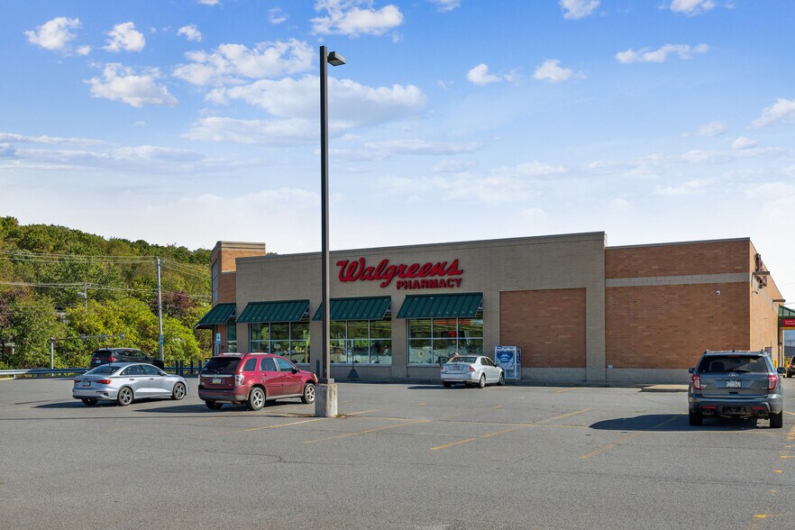 More Photos Of 2100 N Township Blvd, Pittston General Retail For Lease