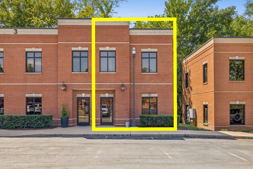 Primary Photo Of 106 Mission Ct, Franklin Office For Sale
