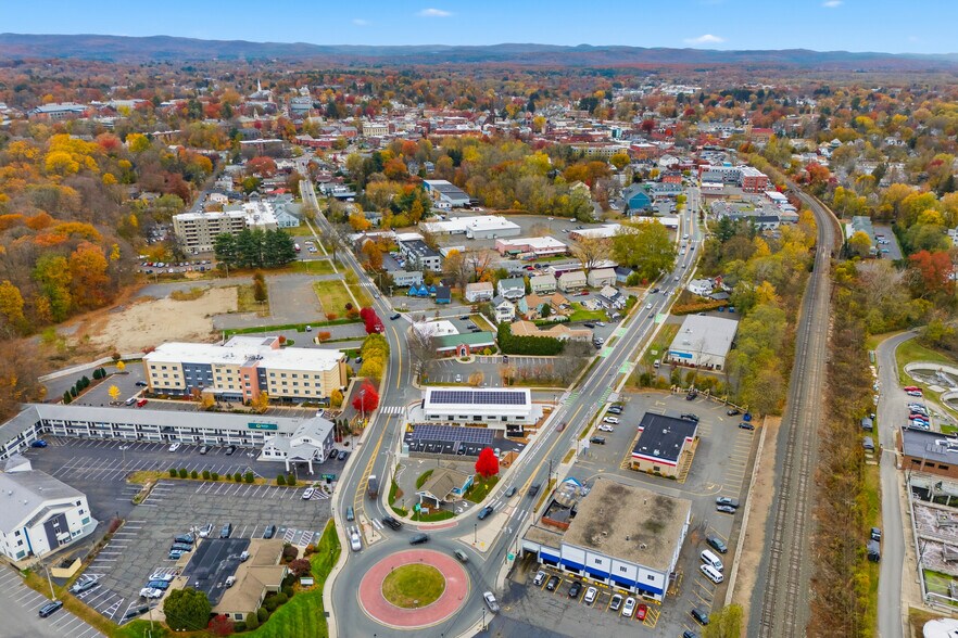 More Photos Of 5 Fulton Ave, Northampton General Retail For Lease