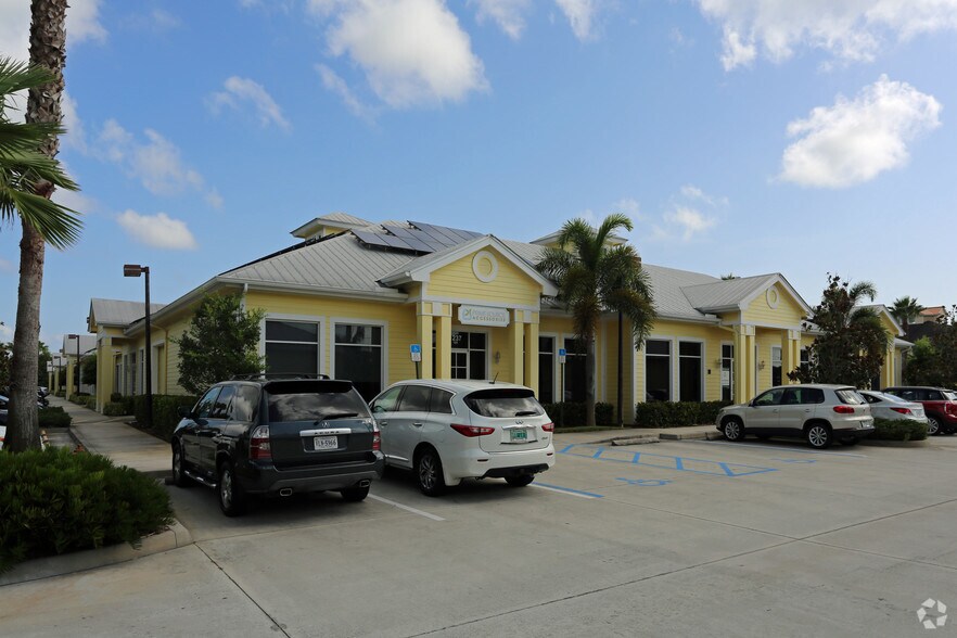 More Photos Of 1237 SE Indian St, Stuart Light Distribution For Sale
