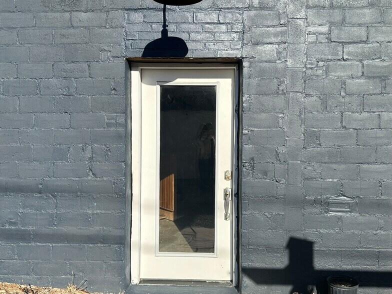 More Photos Of 86 Chestnut St, New Haven Office For Lease