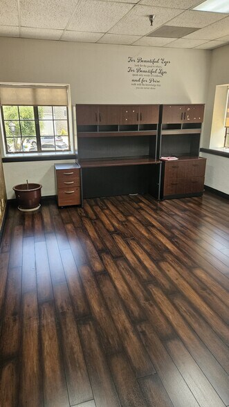 More Photos Of 120 S Victory Blvd, Burbank Loft Creative Space For Lease