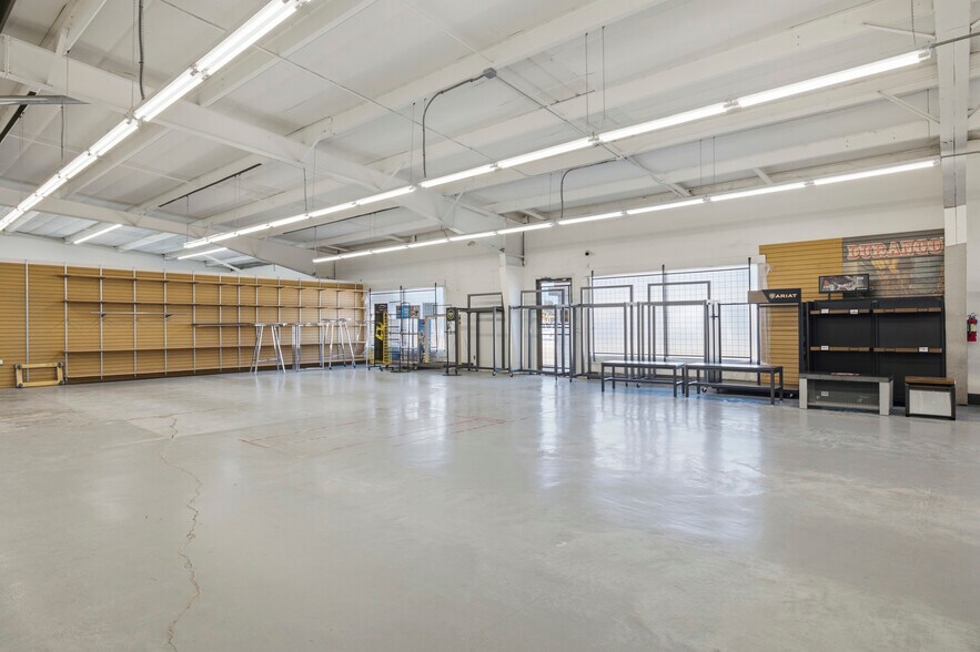 More Photos Of 2015-2017 2nd Ave, Greeley Warehouse For Sale