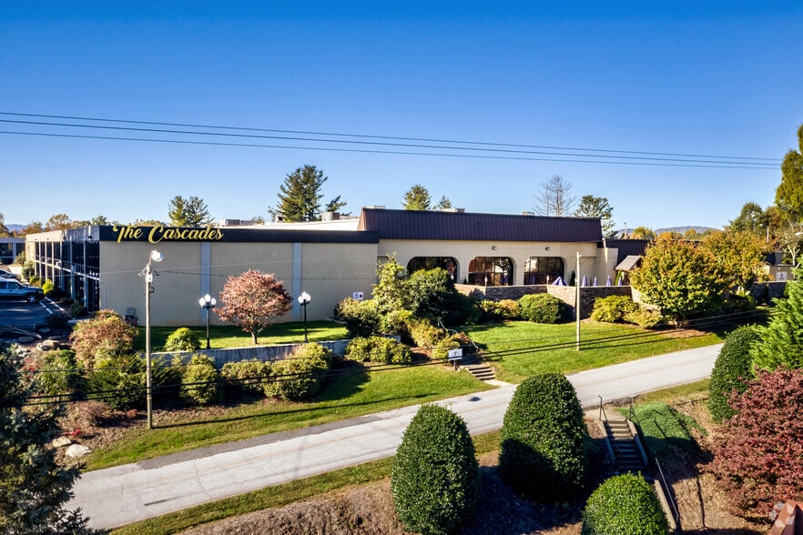 More Photos Of 201 Sugarloaf Rd, Hendersonville Hotel For Sale