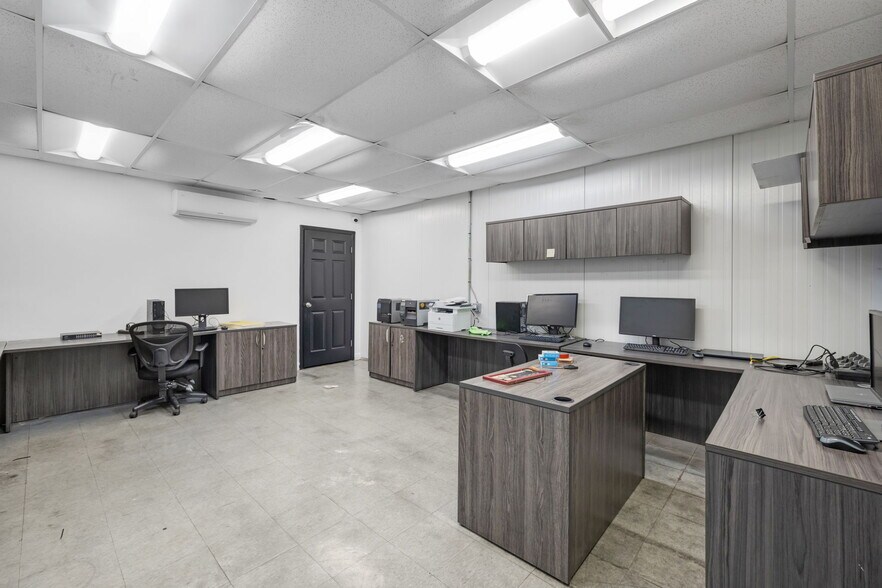 More Photos Of 7500 NW 25th St, Miami Refrigeration Cold Storage For Sale