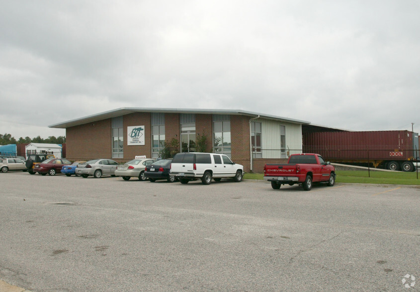 More Photos Of 1305 Cavalier Blvd, Chesapeake Truck Terminal For Lease