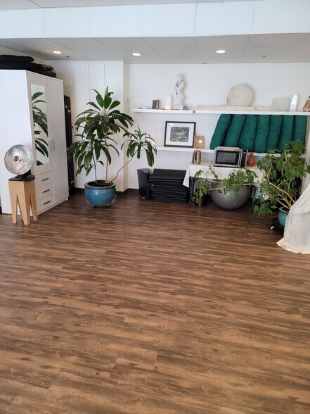 More Photos Of 14885 60 Av, Surrey Apartments For Sale