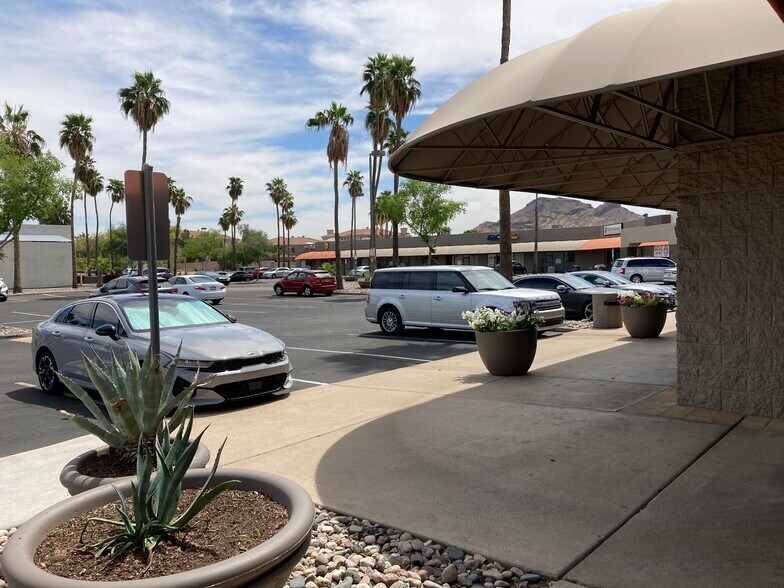 More Photos Of 1107 E Bell Rd, Phoenix Unknown For Lease