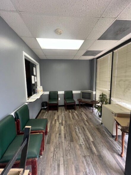 More Photos Of 140 Front Street, Newark Medical For Sale