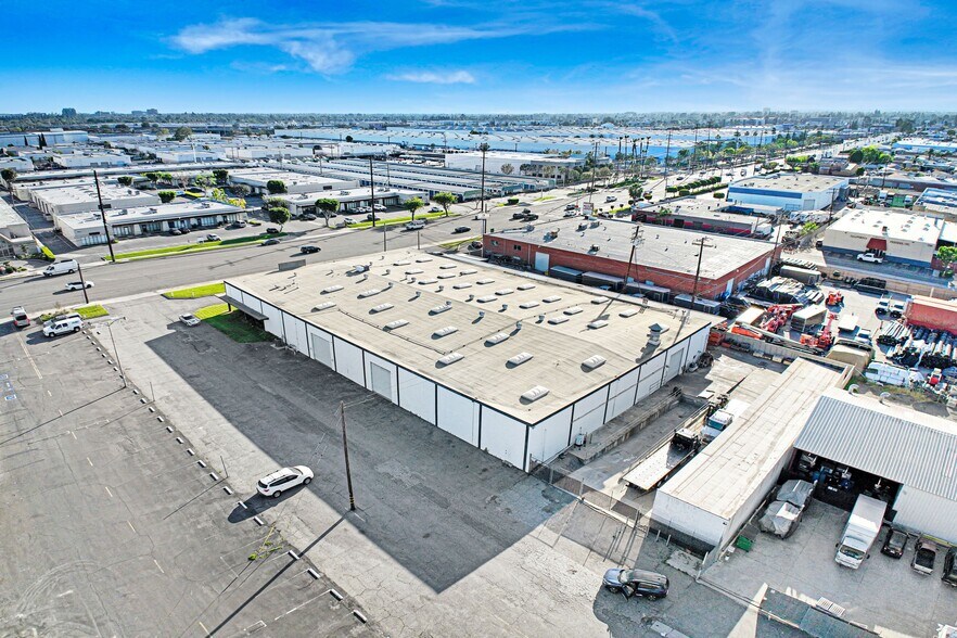 More Photos Of 1005 E Orangethorpe Ave, Anaheim Warehouse For Sale
