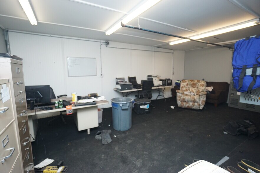 More Photos Of 12950 Haggerty Rd, Belleville Manufacturing For Lease