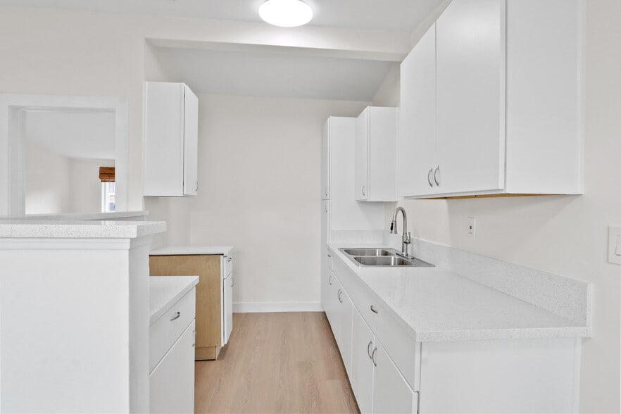 More Photos Of 609 W E St, Wilmington Apartments For Sale