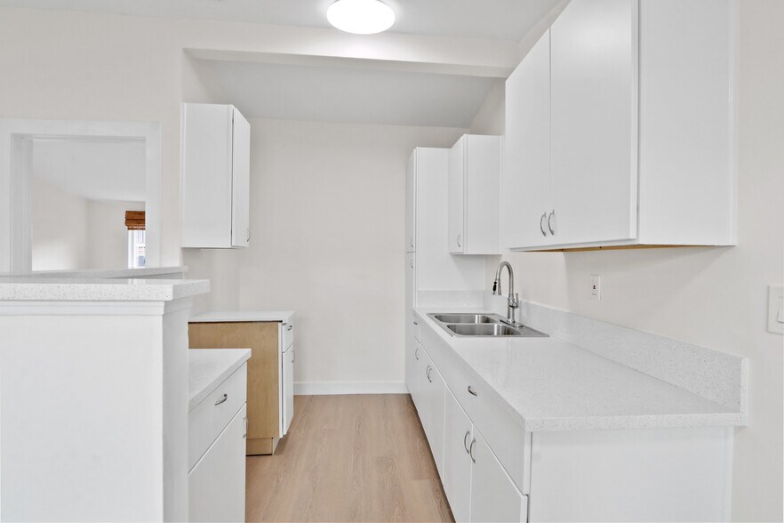 More Photos Of 609 W E St, Wilmington Apartments For Sale