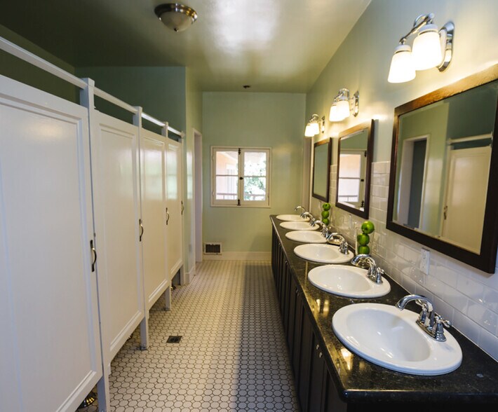 More Photos Of 624 Hilgard Ave, Los Angeles Apartments For Sale