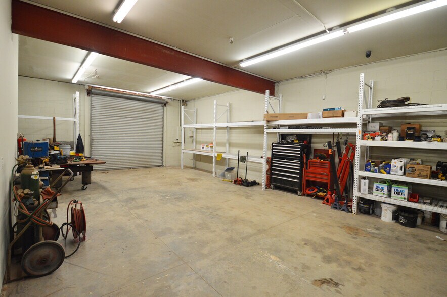 More Photos Of 4715 Bethania Station Rd, Winston-Salem Light Manufacturing For Sale