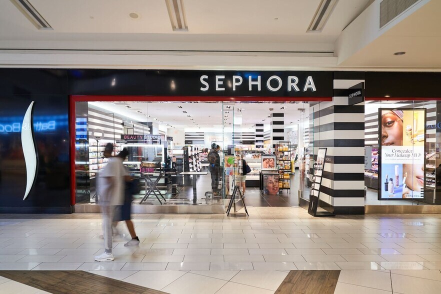 More Photos Of 1000-1600 Cumberland Mall SE, Atlanta Unknown For Lease