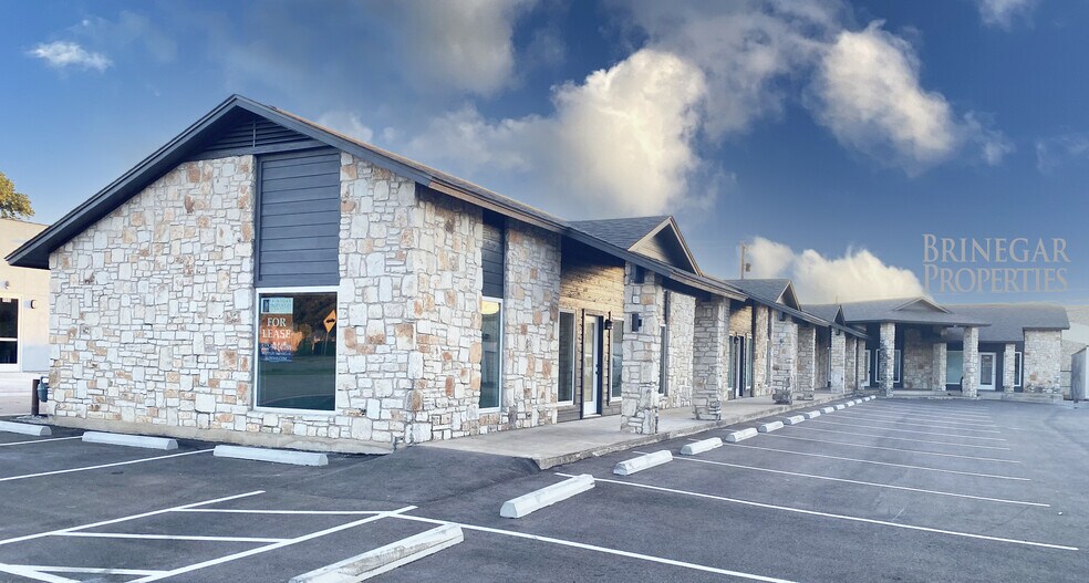 Primary Photo Of 2007 N Mays St, Round Rock Office For Lease