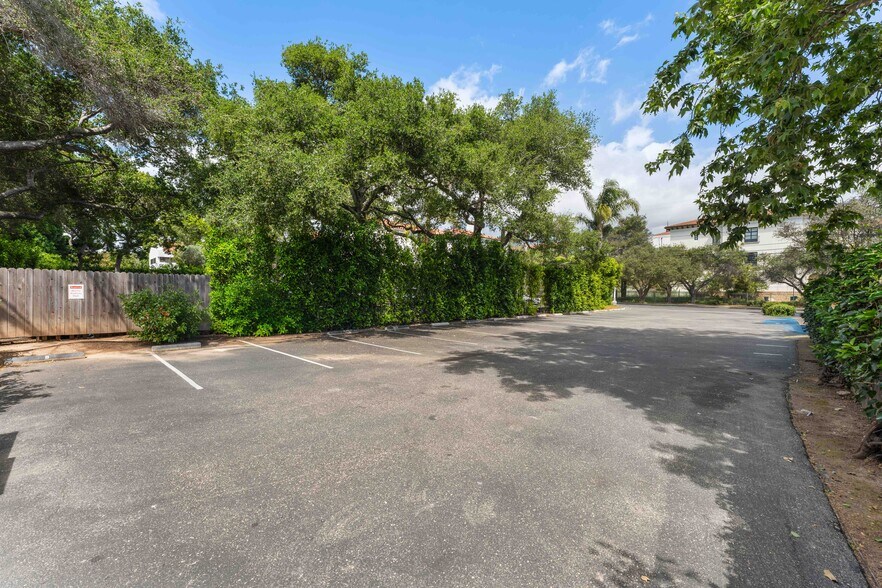 More Photos Of 504 W Pueblo St, Santa Barbara Medical For Sale