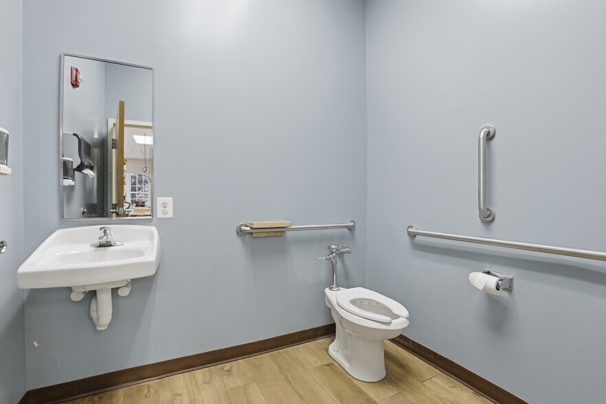 More Photos Of 10713 Tidewater Trl, Fredericksburg Schools For Sale