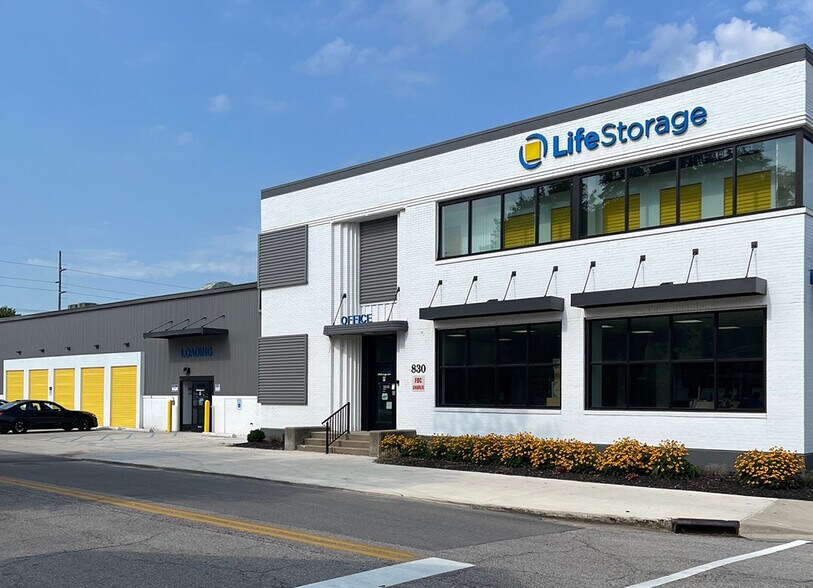 More Photos Of 830 N 6th St, Lafayette Self Storage For Sale