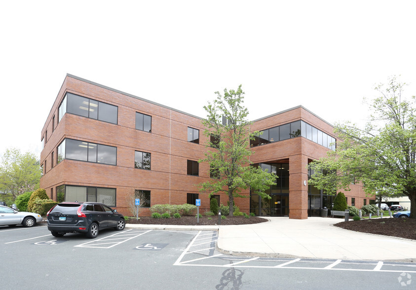 Primary Photo Of 6 Northwestern Dr, Bloomfield Medical For Lease