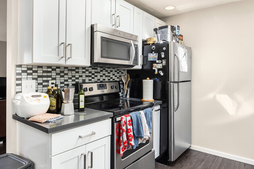 More Photos Of 5506 7th Ave NW, Seattle Apartments For Sale