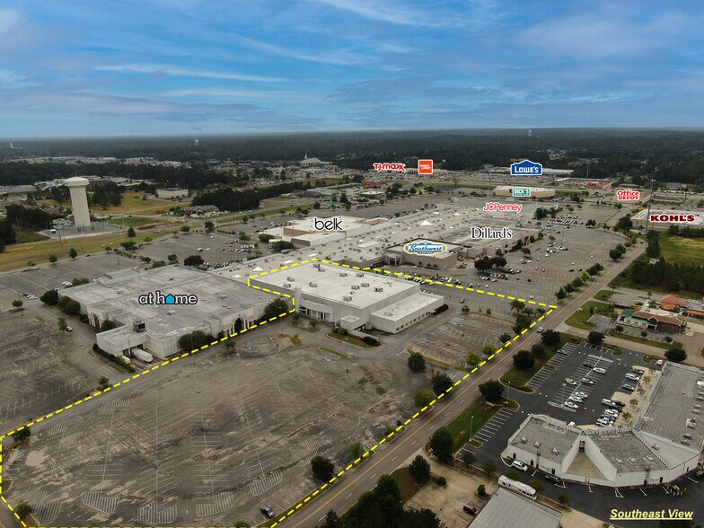 More Photos Of 1000 Turtle Creek Dr, Hattiesburg Department Store For Lease