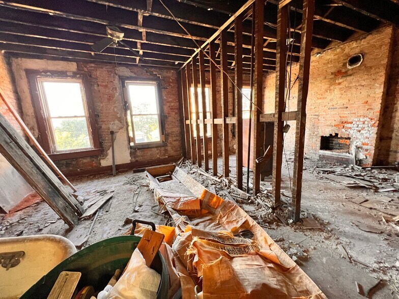 More Photos Of 422 W McMicken Ave, Cincinnati Apartments For Sale