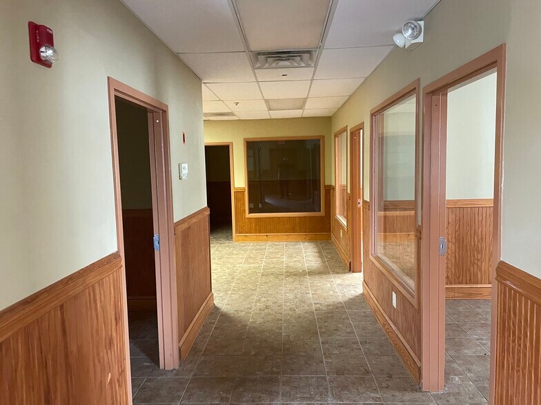 More Photos Of 10120 Roberts Way, Covington Office For Lease