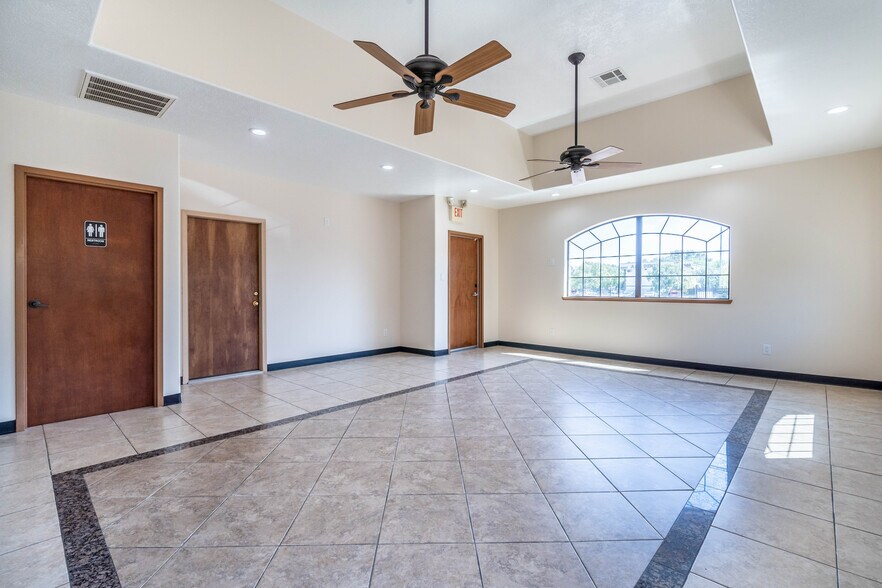 More Photos Of 3208 Broadway St, Houston Medical For Lease