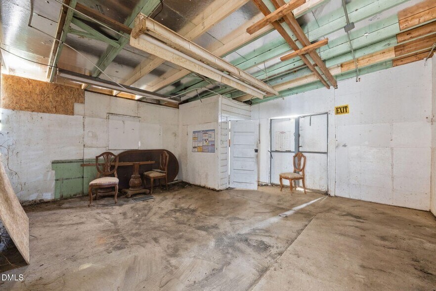 More Photos Of 1300 College St, Oxford Flex For Sale