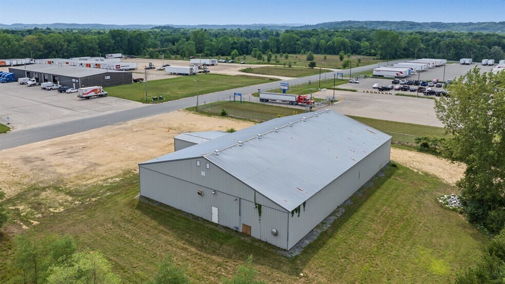 More Photos Of 211 Toro Rd, Tomah Warehouse For Lease
