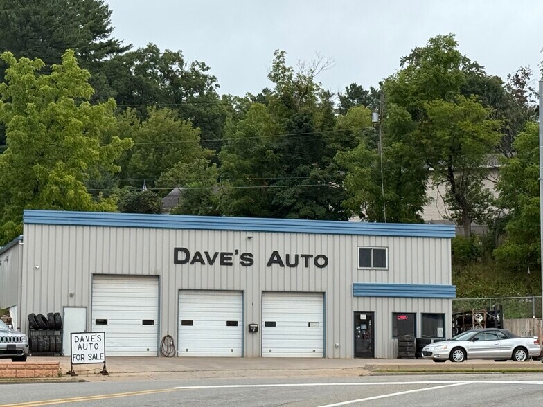 More Photos Of 1137 S Stephenson Ave, Iron Mountain Specialty For Sale