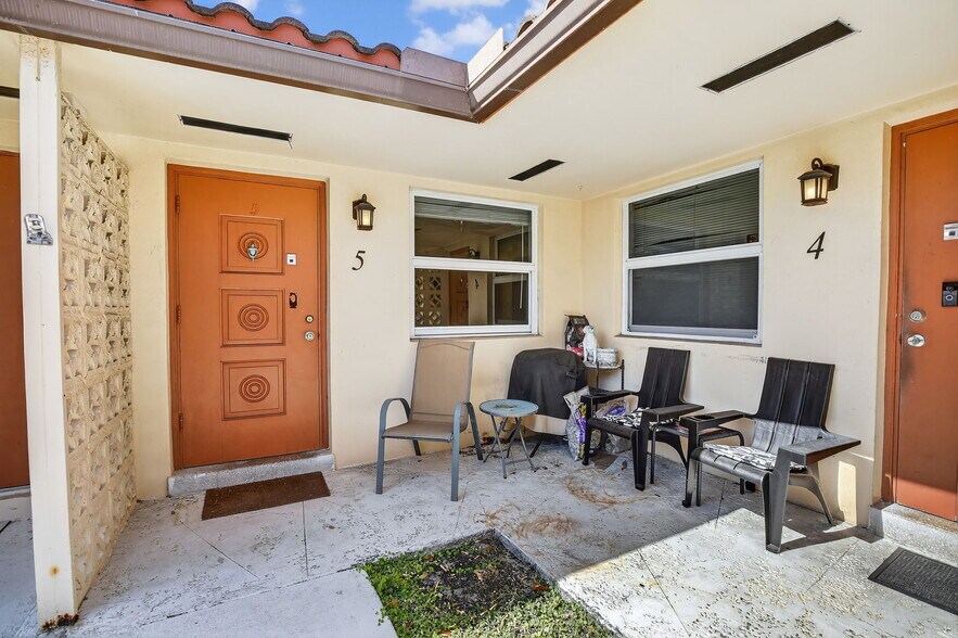 More Photos Of 4825 NE 23rd Ave, Fort Lauderdale Apartments For Sale