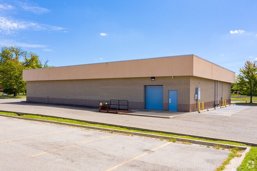 More Photos Of 31200 Michigan Ave, Westland Freestanding For Lease