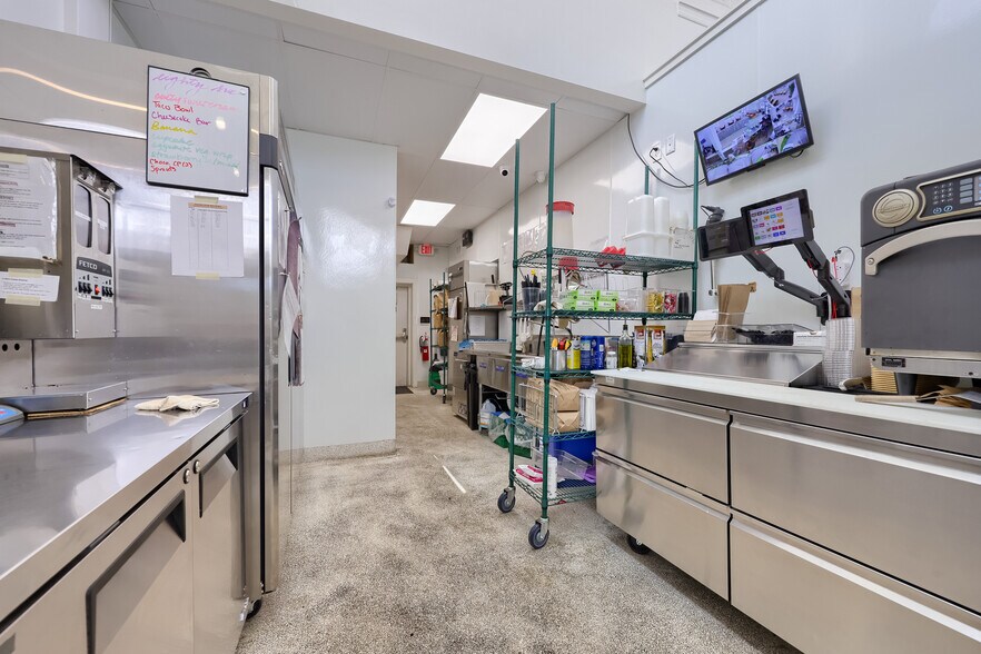 More Photos Of 1-7 W Main St, Mount Joy Bank For Sale