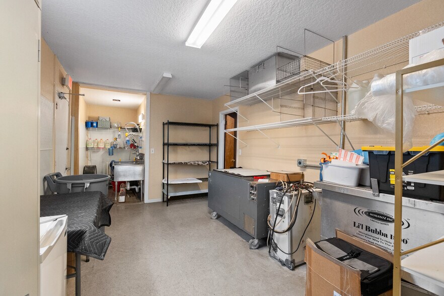 More Photos Of 15601 Old US Highway 441, Tavares Warehouse For Sale